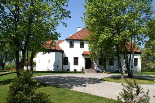 Bed and Breakfast Bialy Dwor Квидзын Экстерьер фото
