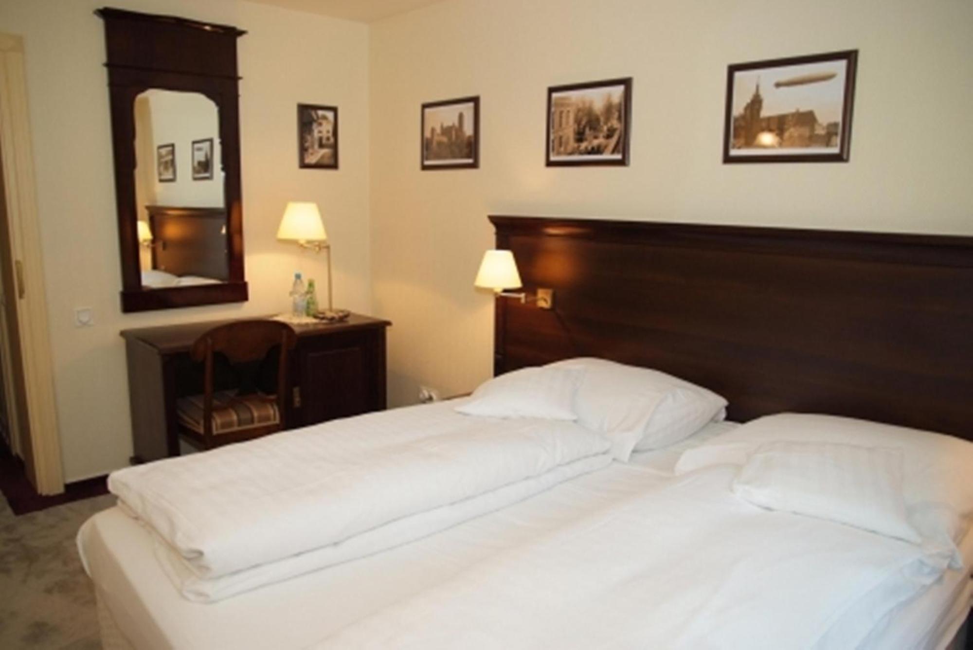 Bed and Breakfast Bialy Dwor Квидзын Экстерьер фото