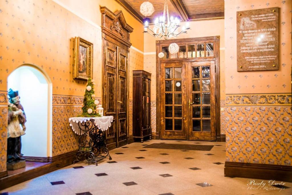Bed and Breakfast Bialy Dwor Квидзын Экстерьер фото